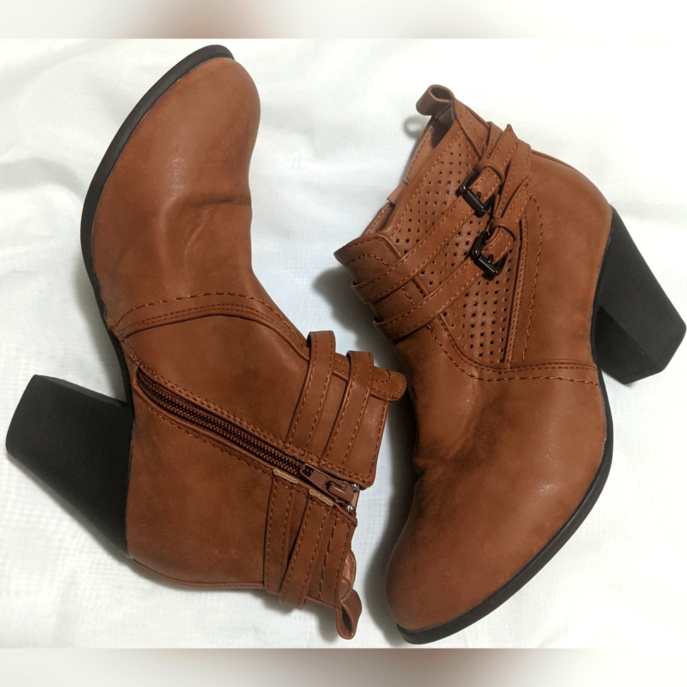 Blue Suede Shoes Block Heel Ankle Booties - Picture 6 of 9